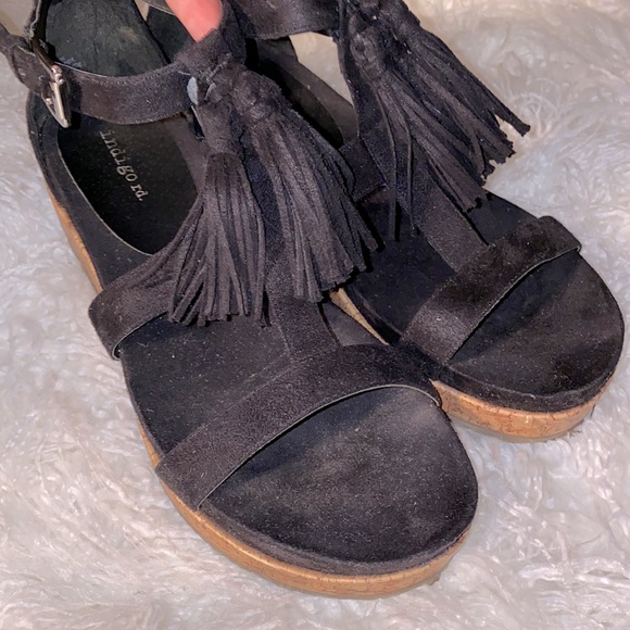 Sandals - Picture 2 of 5